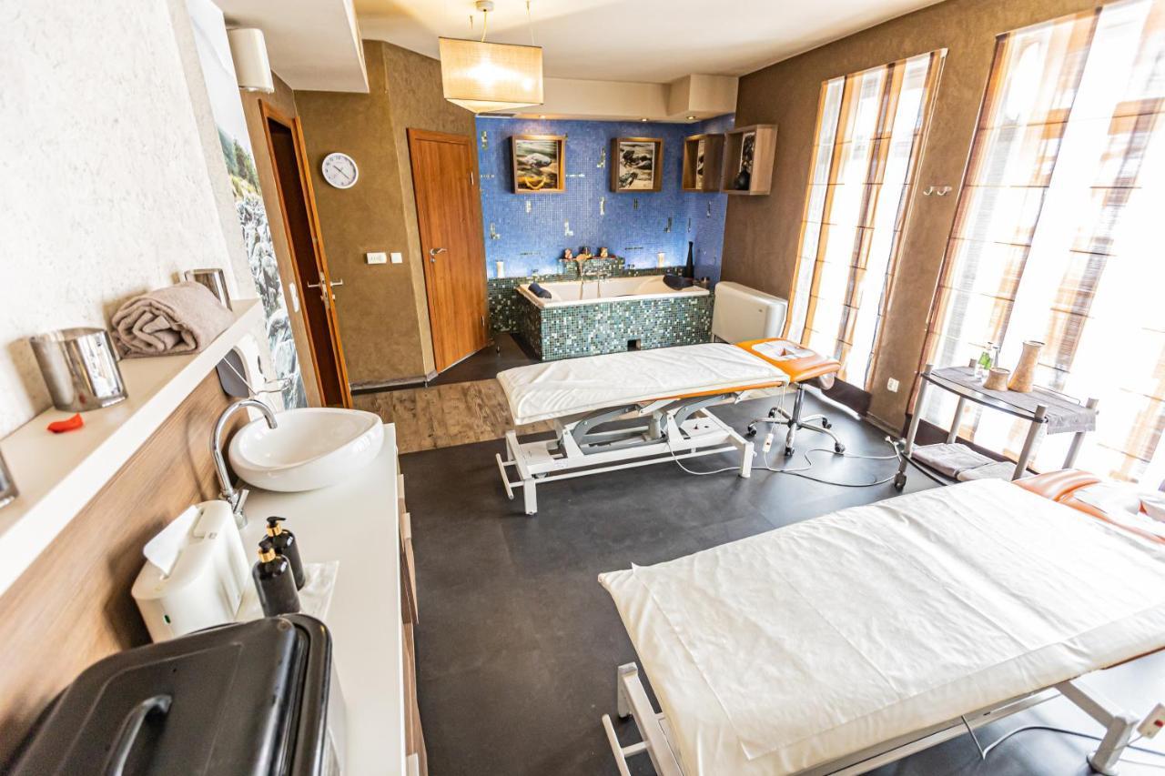 Hotel Olivia Medical Spa Skomielna Czarna Dış mekan fotoğraf