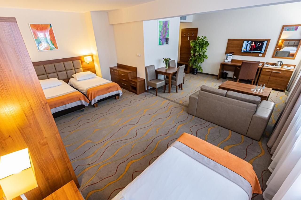 Hotel Olivia Medical Spa Skomielna Czarna Dış mekan fotoğraf