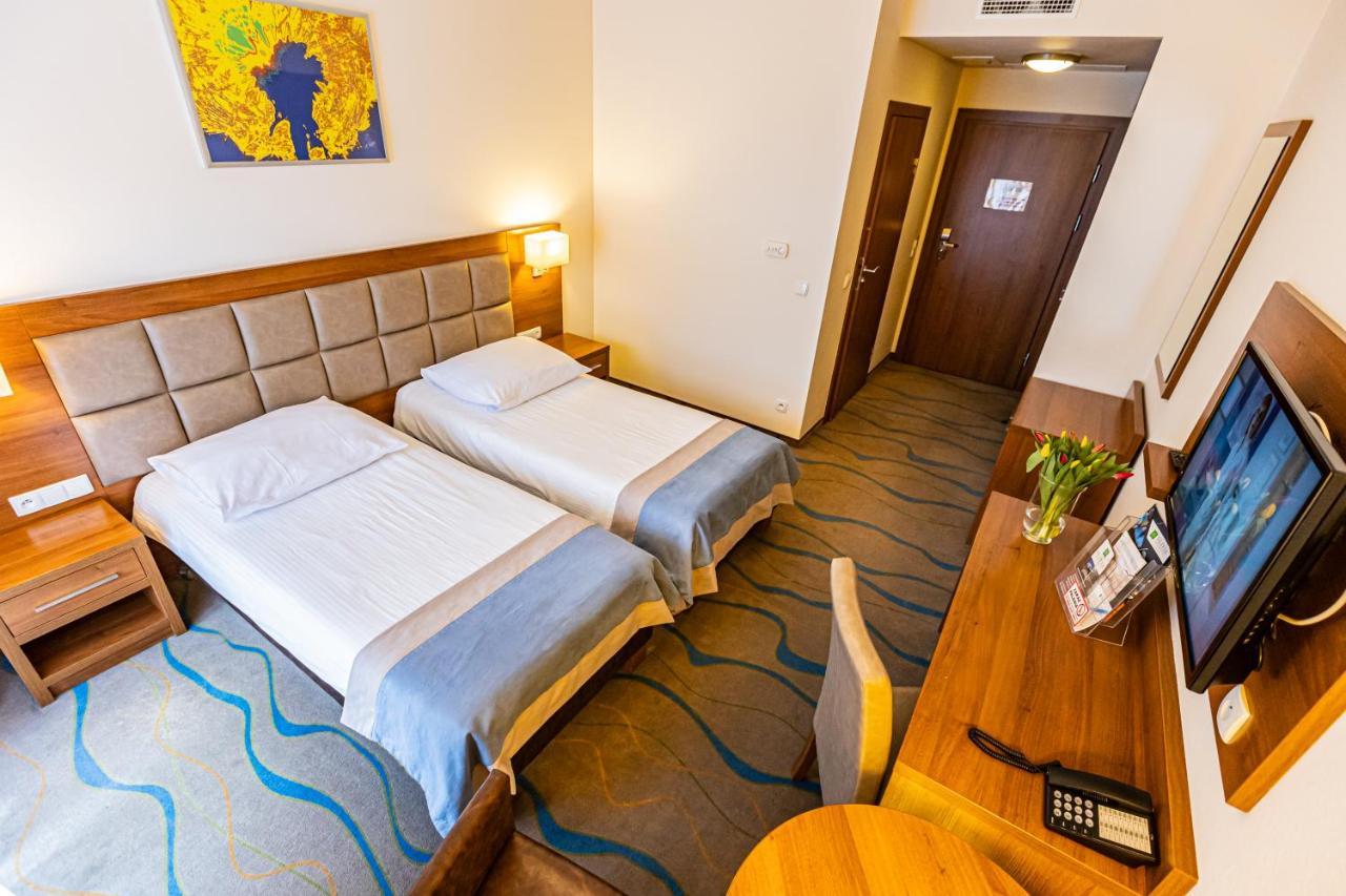 Hotel Olivia Medical Spa Skomielna Czarna Dış mekan fotoğraf