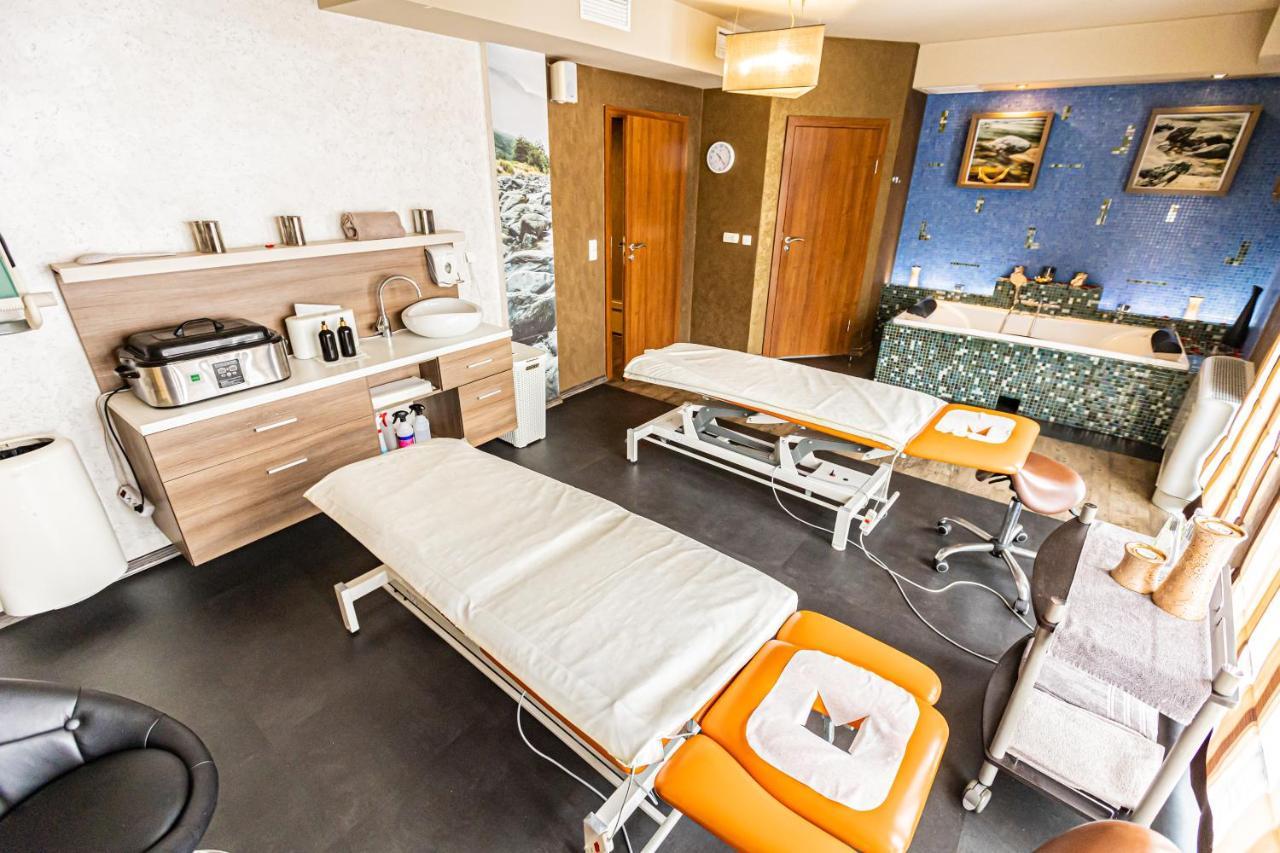 Hotel Olivia Medical Spa Skomielna Czarna Dış mekan fotoğraf