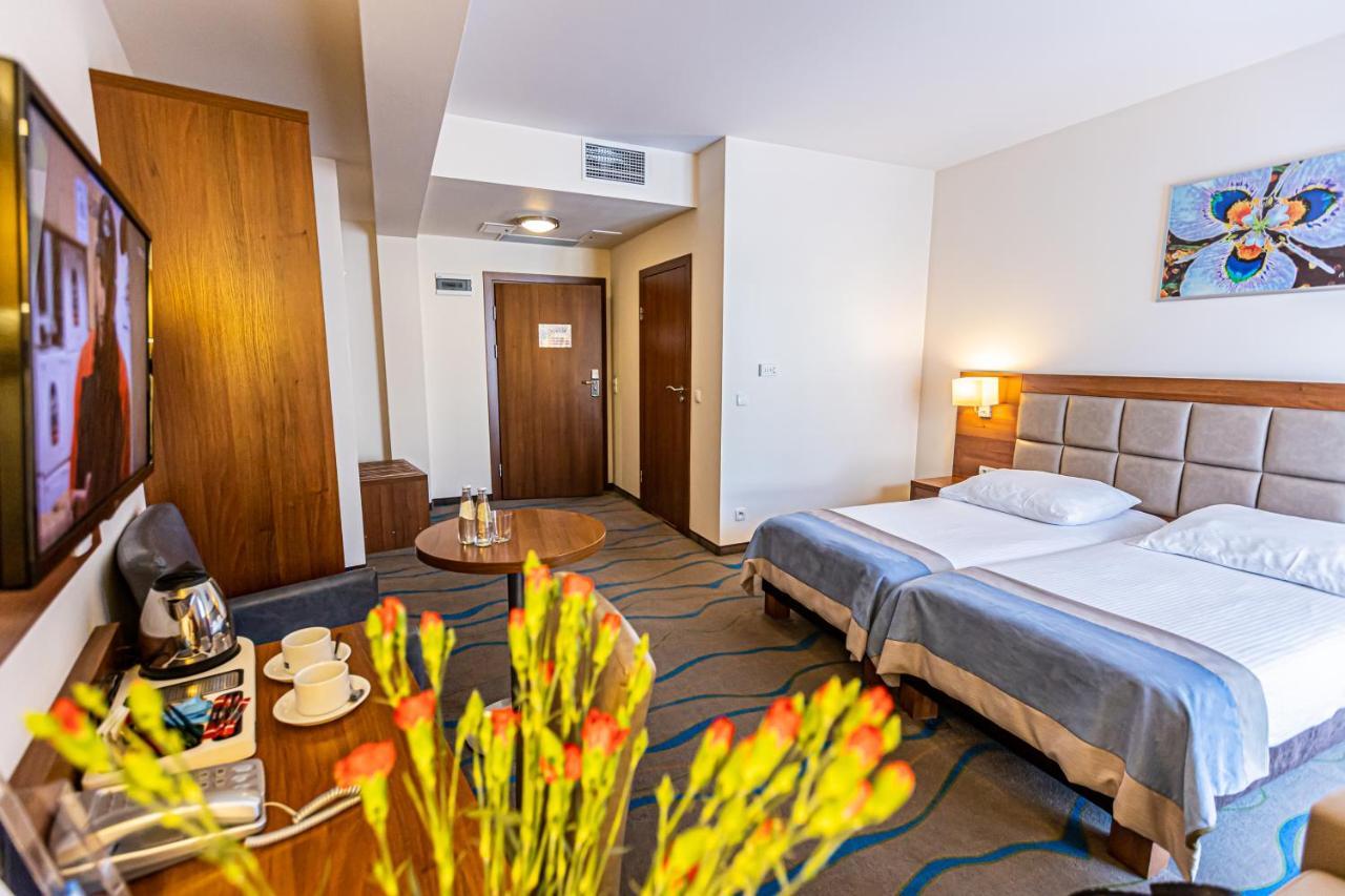 Hotel Olivia Medical Spa Skomielna Czarna Dış mekan fotoğraf