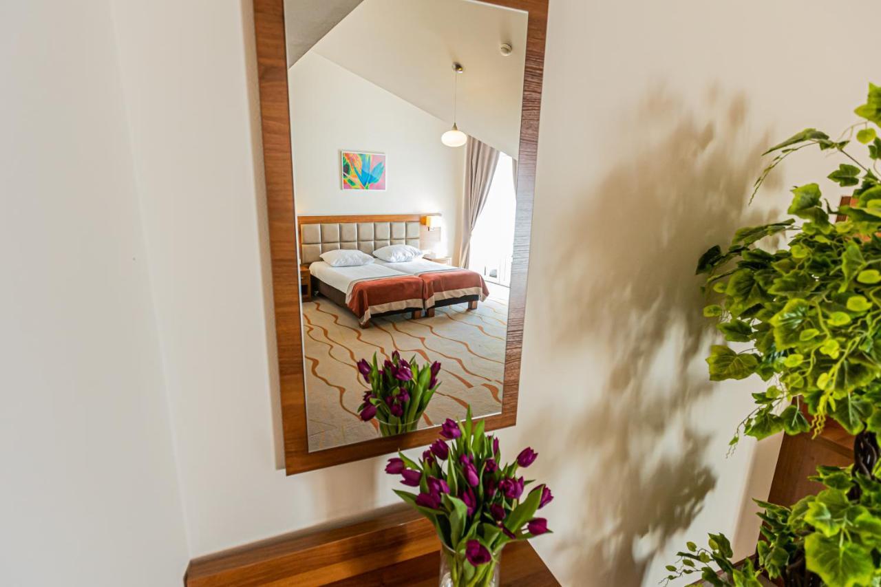 Hotel Olivia Medical Spa Skomielna Czarna Dış mekan fotoğraf