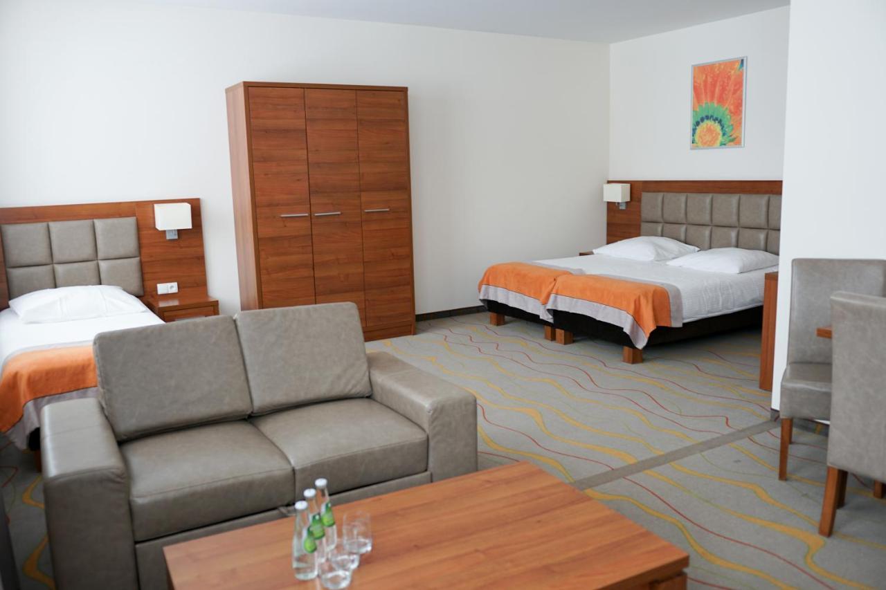 Hotel Olivia Medical Spa Skomielna Czarna Dış mekan fotoğraf