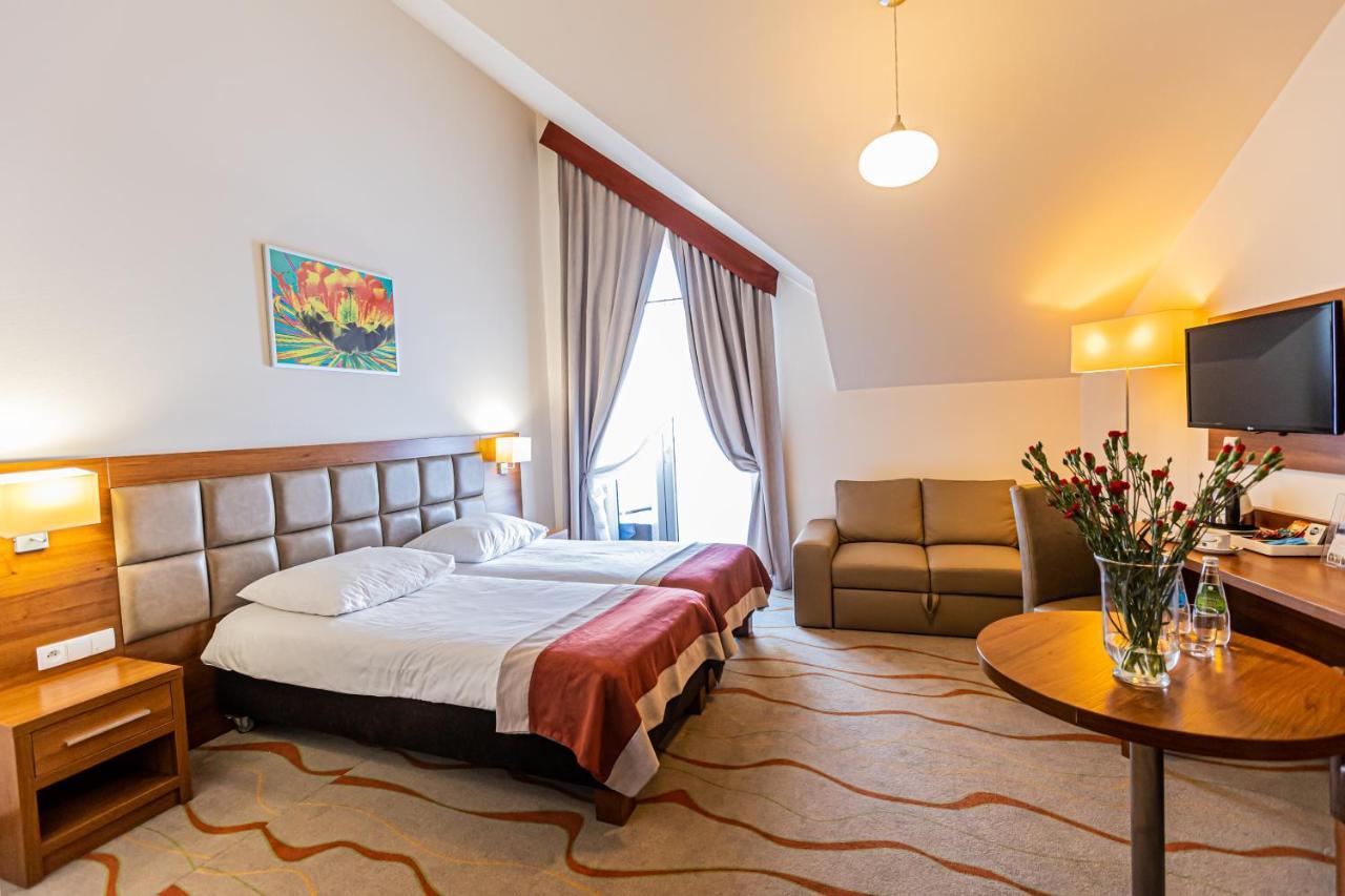 Hotel Olivia Medical Spa Skomielna Czarna Dış mekan fotoğraf